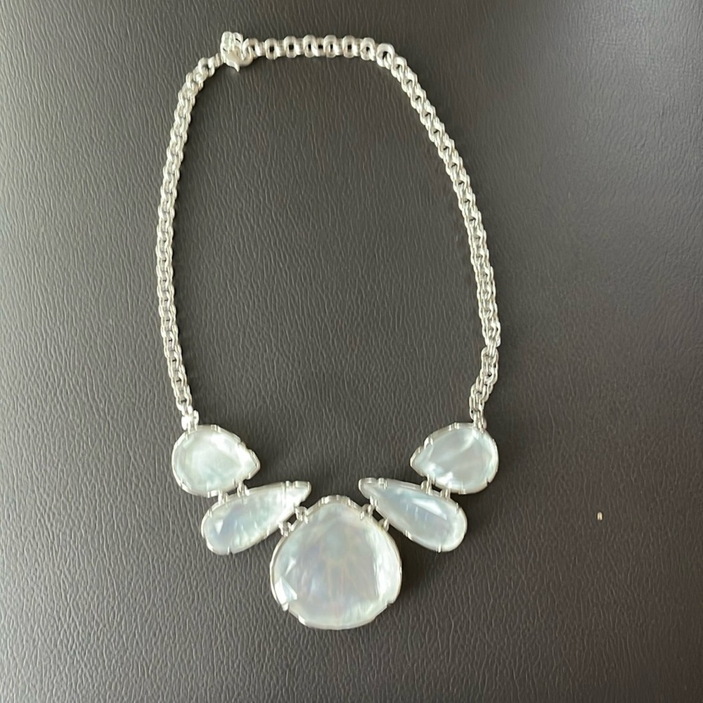 NWOT Kendra Scott Kenzie Statement Necklace Silver Ivory Mother of Pearl